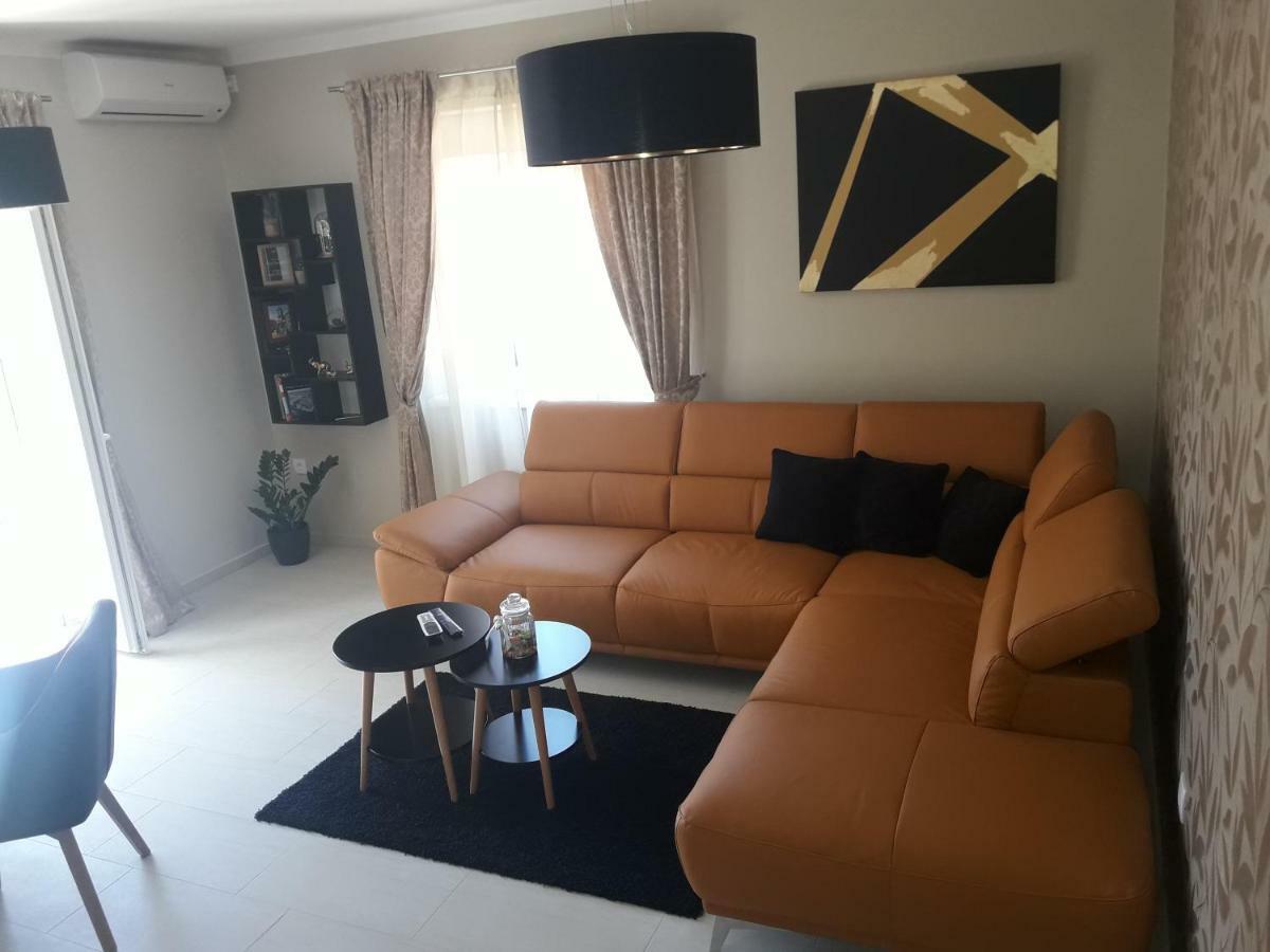 Apartment Nia *